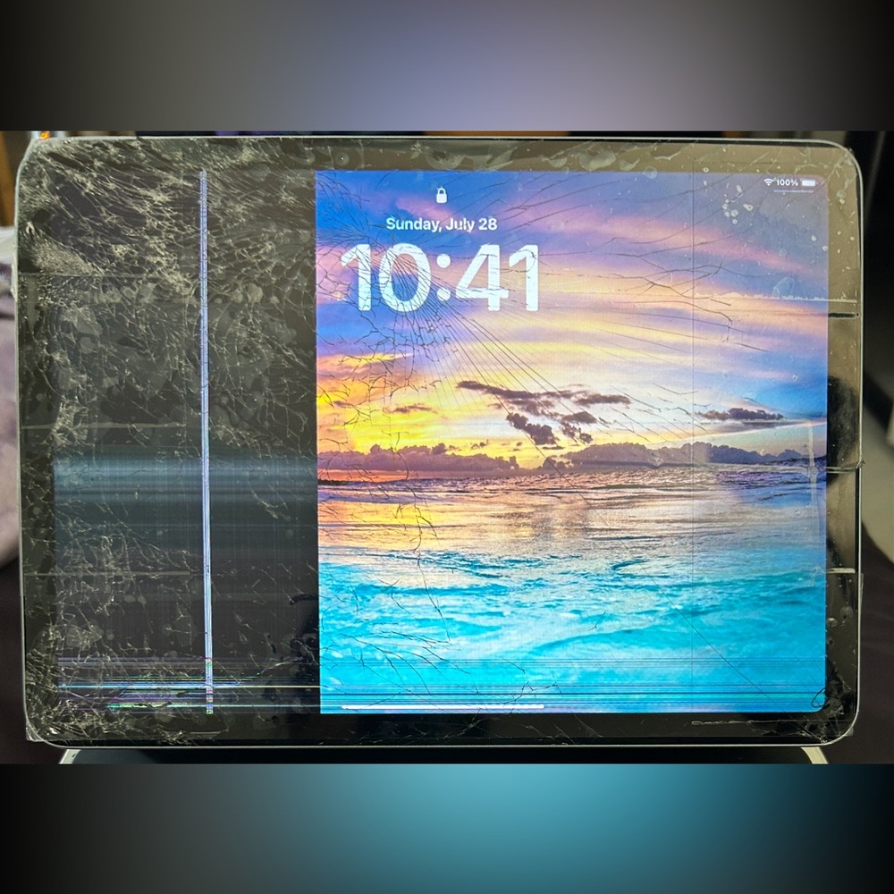 APPLE iPAD AiR WiFi 256gb 💙 GOOD CONDiTiON - EVERYTHING WORKS - GLASS CRACKED
